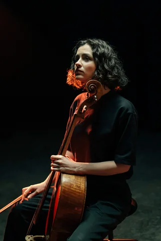 Anastasia Kobekina_c_Nicolas Hudak_Sony Music Entertainment (2)_klein.jpg